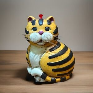 STRIPED TIGER CAT ORNAMENT FIGURINE 3-1/4" TALL Missing String For Hanging